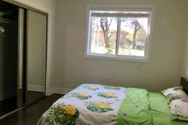 טורונטו Private Rooms 5 Min Finch West Subway - York University מראה חיצוני תמונה
