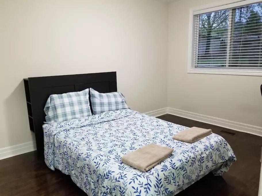 טורונטו Private Rooms 5 Min Finch West Subway - York University מראה חיצוני תמונה