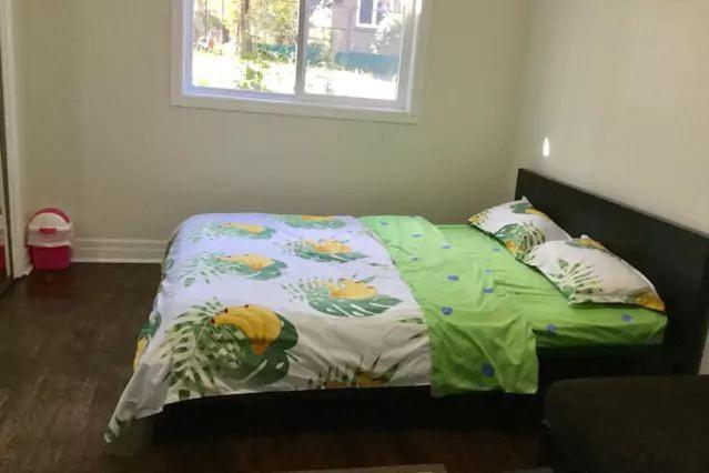 טורונטו Private Rooms 5 Min Finch West Subway - York University מראה חיצוני תמונה