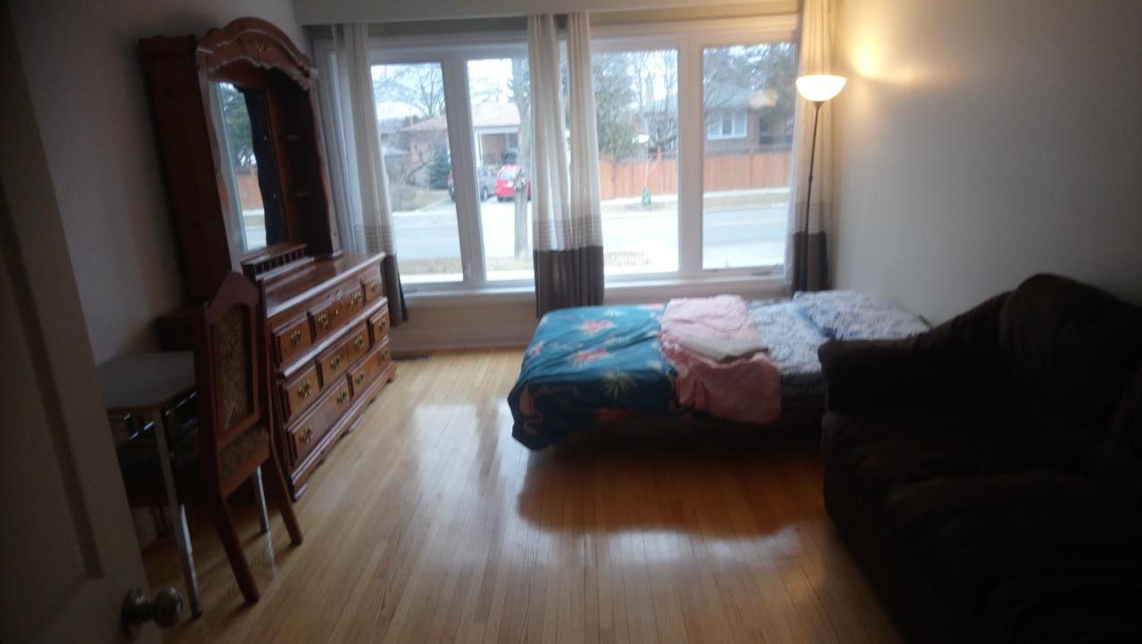 טורונטו Private Rooms 5 Min Finch West Subway - York University מראה חיצוני תמונה