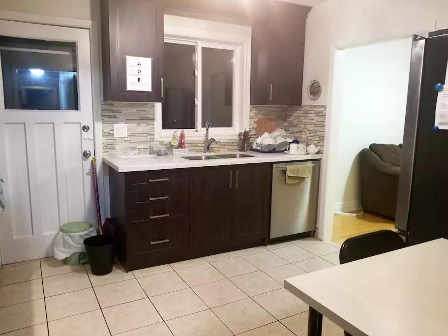 טורונטו Private Rooms 5 Min Finch West Subway - York University מראה חיצוני תמונה