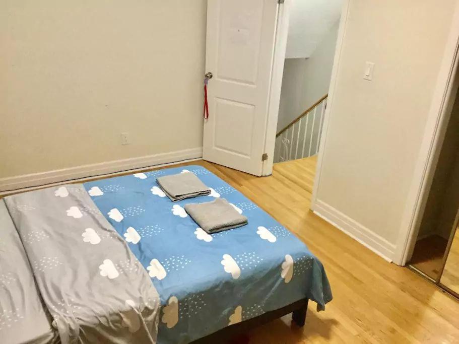 טורונטו Private Rooms 5 Min Finch West Subway - York University מראה חיצוני תמונה