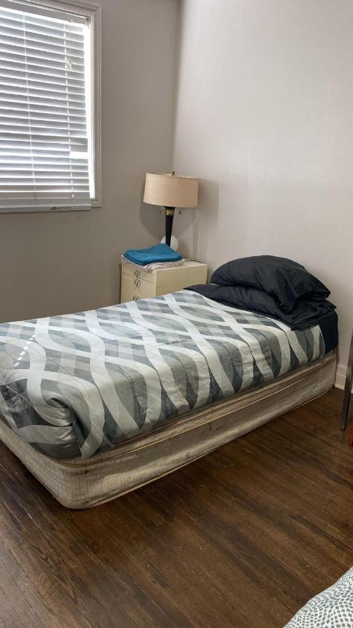 טורונטו Private Rooms 5 Min Finch West Subway - York University מראה חיצוני תמונה