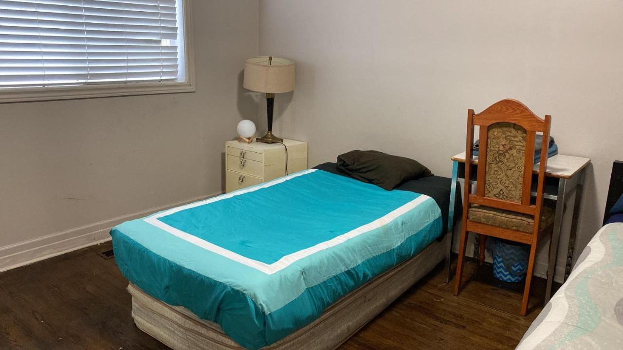 טורונטו Private Rooms 5 Min Finch West Subway - York University מראה חיצוני תמונה