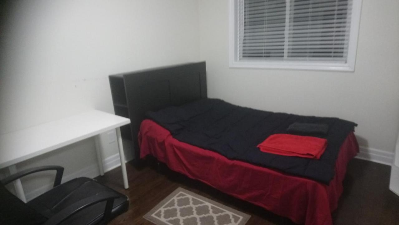 טורונטו Private Rooms 5 Min Finch West Subway - York University מראה חיצוני תמונה